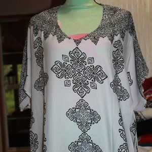Cathrines Black & white New southwestern Blouse